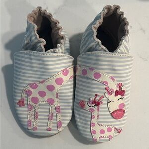 ROBEEZ Like New Striped Baby Shoes with Giraffe Design size 18-24M